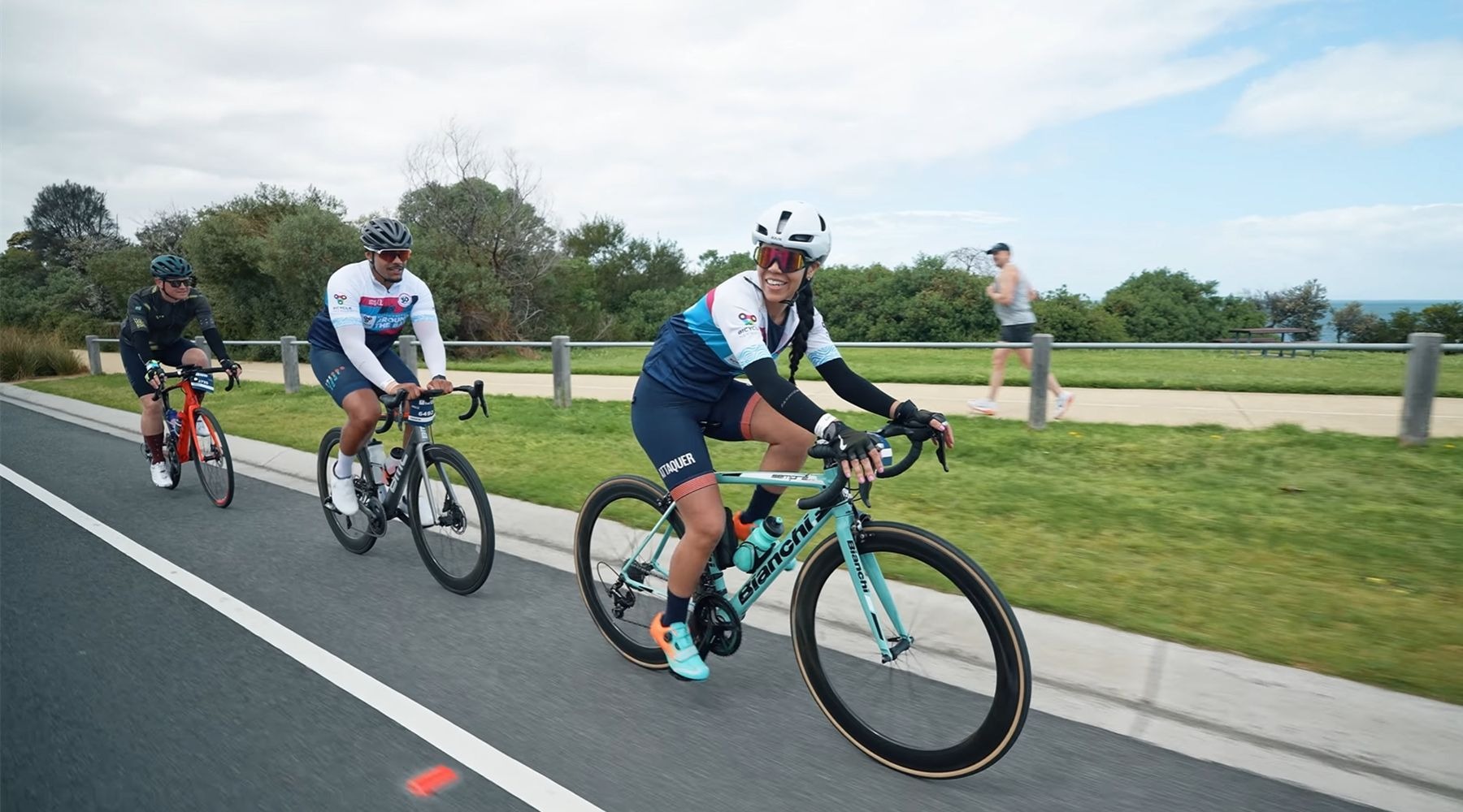 Kaos Balap Sustainable: Inovasi QIYI ing Busana Kinerja Eko-Sadar